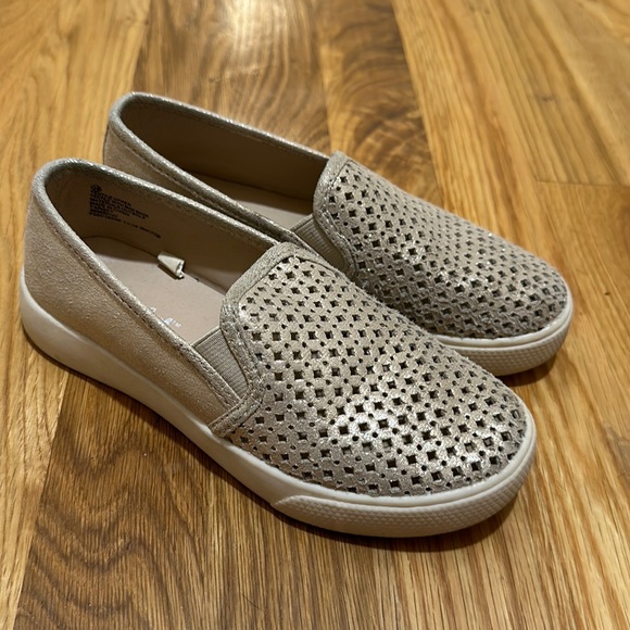 Girls Cat and Jack Gold Slip On Shoes - Picture 1 of 6